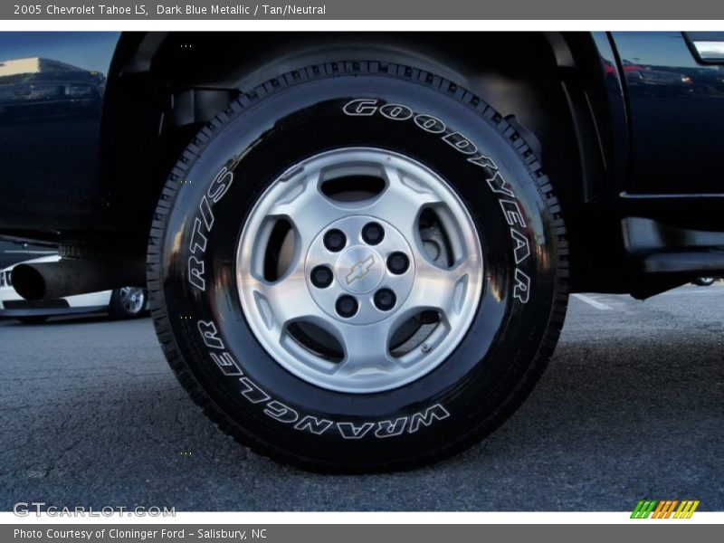 Dark Blue Metallic / Tan/Neutral 2005 Chevrolet Tahoe LS