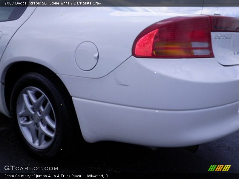 Stone White / Dark Slate Gray 2003 Dodge Intrepid SE