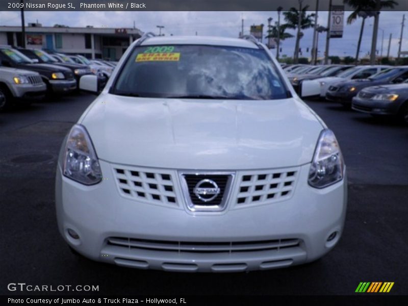 Phantom White / Black 2009 Nissan Rogue SL