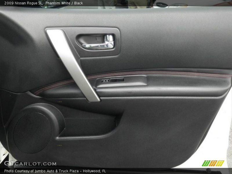 Phantom White / Black 2009 Nissan Rogue SL