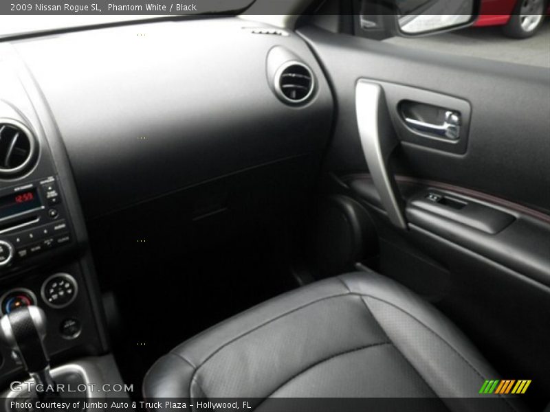 Phantom White / Black 2009 Nissan Rogue SL