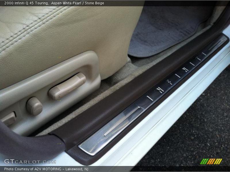 Aspen White Pearl / Stone Beige 2000 Infiniti Q 45 Touring