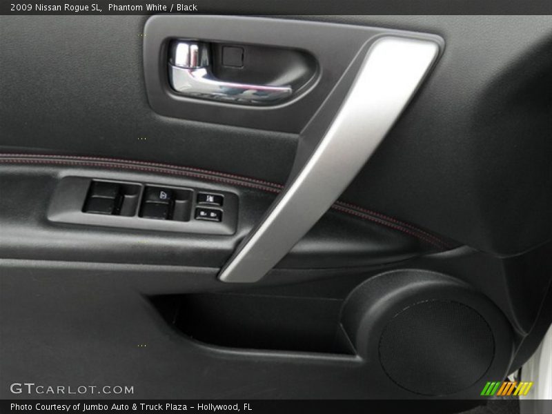 Phantom White / Black 2009 Nissan Rogue SL