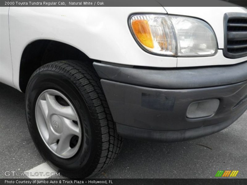 Natural White / Oak 2000 Toyota Tundra Regular Cab