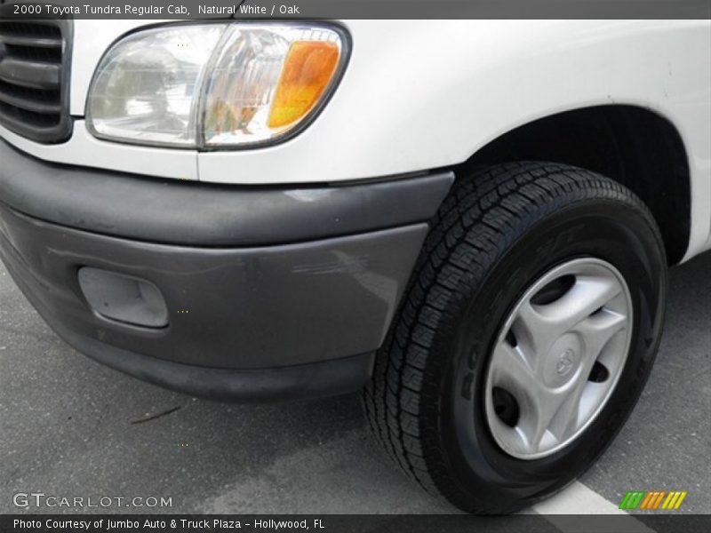 Natural White / Oak 2000 Toyota Tundra Regular Cab