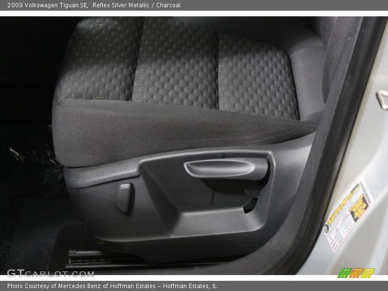 Reflex Silver Metallic / Charcoal 2009 Volkswagen Tiguan SE