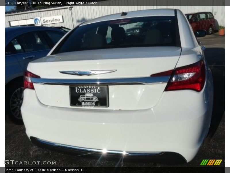 Bright White / Black 2012 Chrysler 200 Touring Sedan