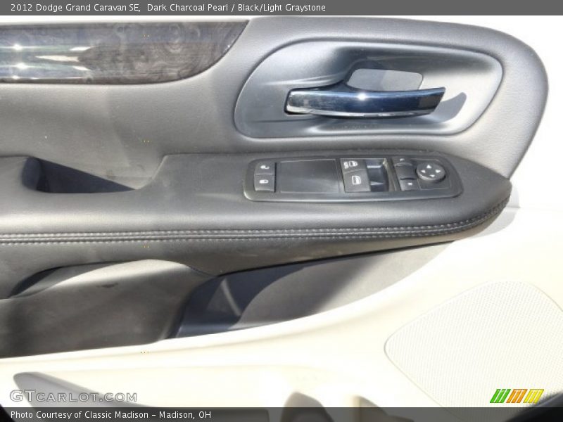 Dark Charcoal Pearl / Black/Light Graystone 2012 Dodge Grand Caravan SE