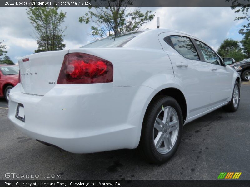 Bright White / Black 2012 Dodge Avenger SXT