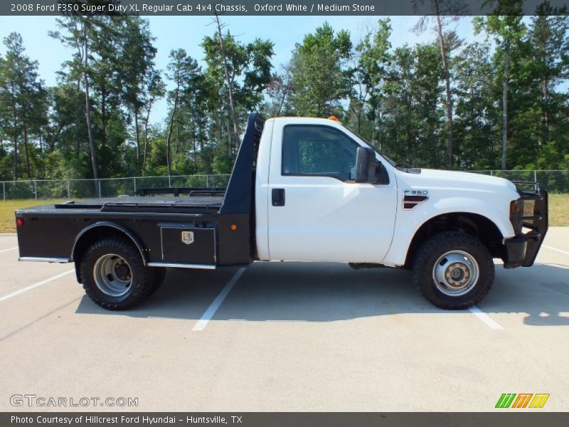 Oxford White / Medium Stone 2008 Ford F350 Super Duty XL Regular Cab 4x4 Chassis