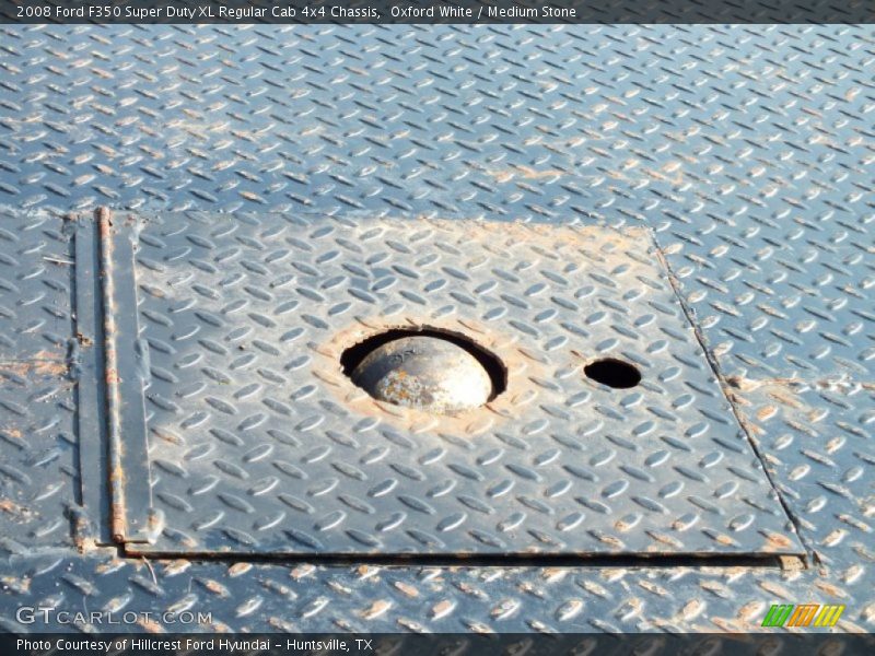 Oxford White / Medium Stone 2008 Ford F350 Super Duty XL Regular Cab 4x4 Chassis