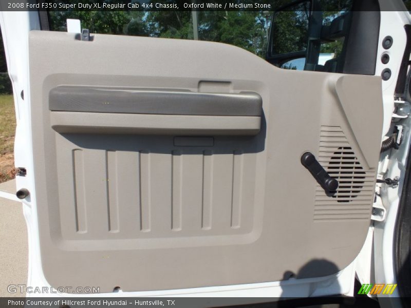 Oxford White / Medium Stone 2008 Ford F350 Super Duty XL Regular Cab 4x4 Chassis