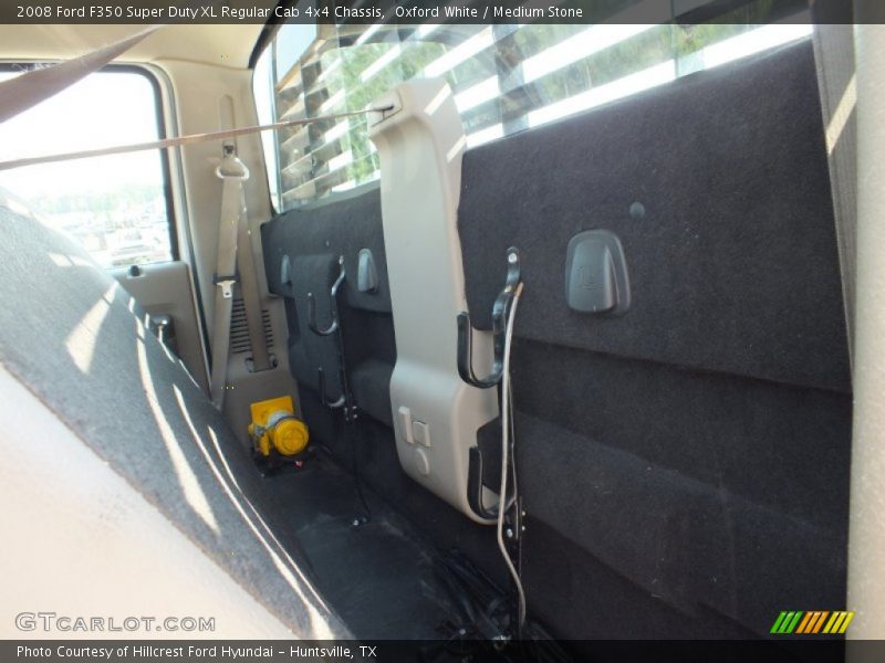 Oxford White / Medium Stone 2008 Ford F350 Super Duty XL Regular Cab 4x4 Chassis