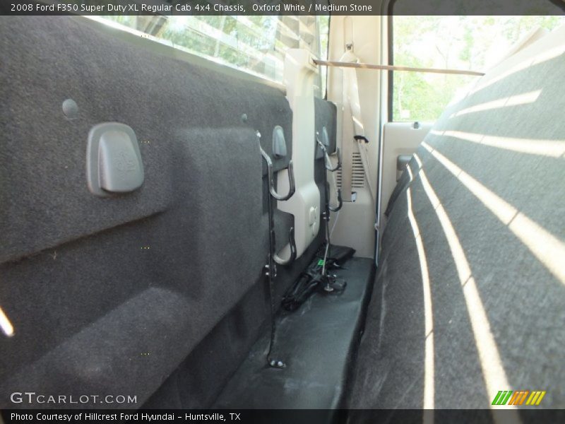 Oxford White / Medium Stone 2008 Ford F350 Super Duty XL Regular Cab 4x4 Chassis