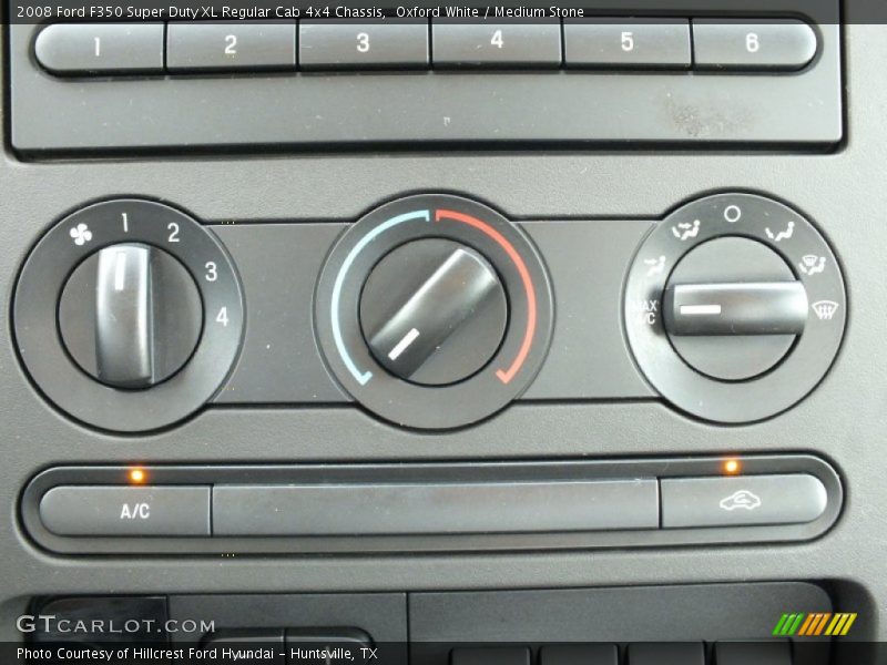 Oxford White / Medium Stone 2008 Ford F350 Super Duty XL Regular Cab 4x4 Chassis