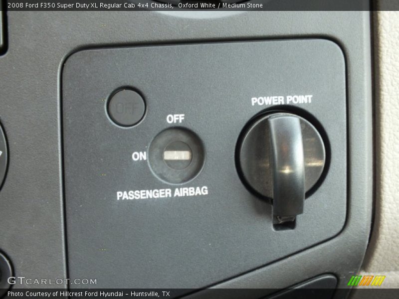 Oxford White / Medium Stone 2008 Ford F350 Super Duty XL Regular Cab 4x4 Chassis
