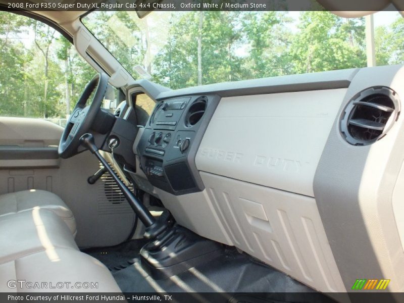 Oxford White / Medium Stone 2008 Ford F350 Super Duty XL Regular Cab 4x4 Chassis