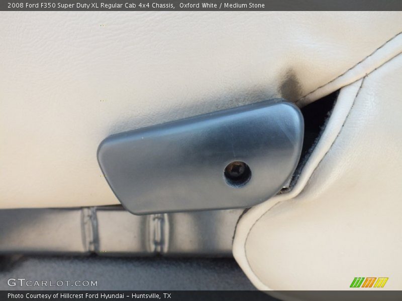 Oxford White / Medium Stone 2008 Ford F350 Super Duty XL Regular Cab 4x4 Chassis
