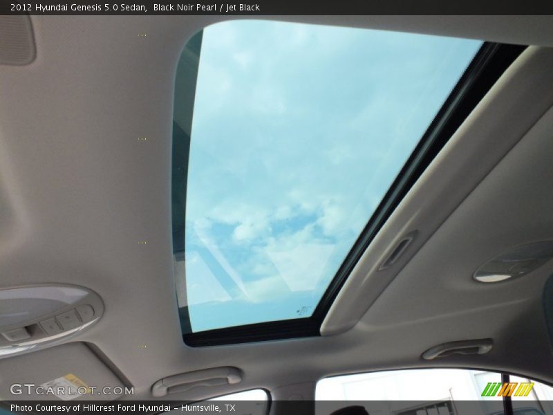 Sunroof of 2012 Genesis 5.0 Sedan