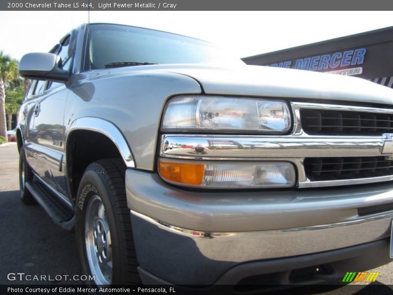 Light Pewter Metallic / Gray 2000 Chevrolet Tahoe LS 4x4