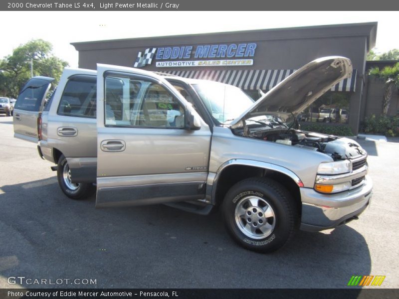 Light Pewter Metallic / Gray 2000 Chevrolet Tahoe LS 4x4