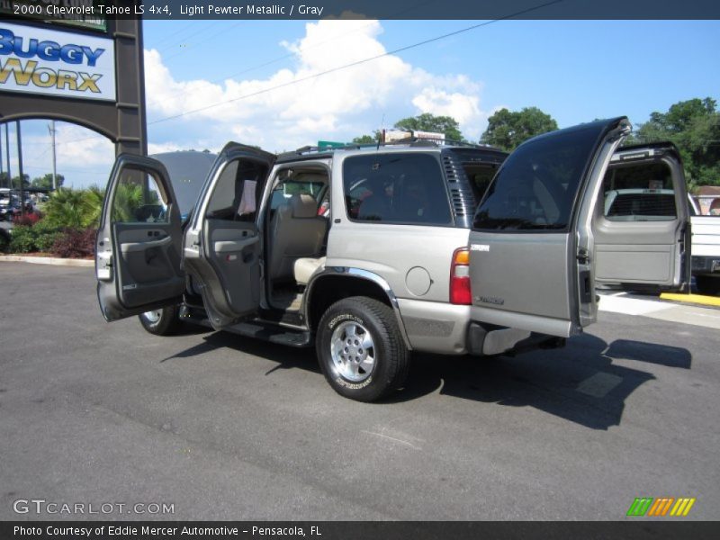 Light Pewter Metallic / Gray 2000 Chevrolet Tahoe LS 4x4