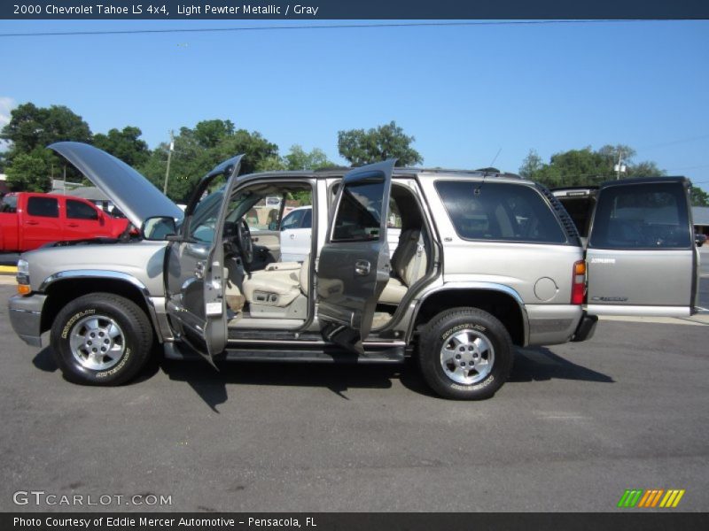 Light Pewter Metallic / Gray 2000 Chevrolet Tahoe LS 4x4