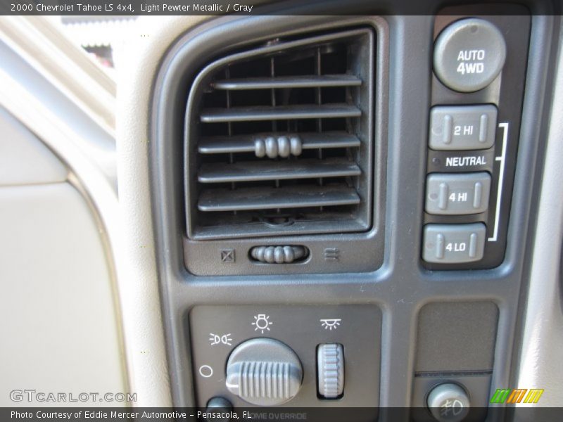 Light Pewter Metallic / Gray 2000 Chevrolet Tahoe LS 4x4