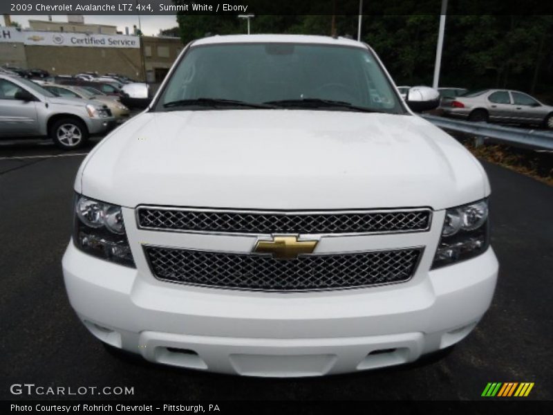 Summit White / Ebony 2009 Chevrolet Avalanche LTZ 4x4