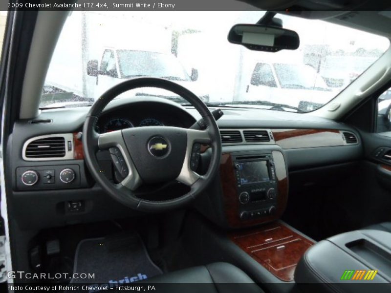 Summit White / Ebony 2009 Chevrolet Avalanche LTZ 4x4