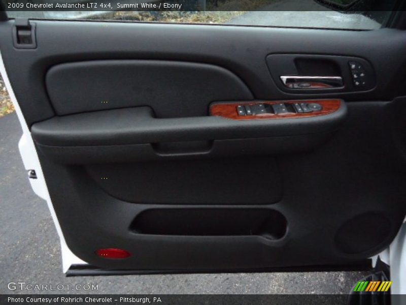 Summit White / Ebony 2009 Chevrolet Avalanche LTZ 4x4