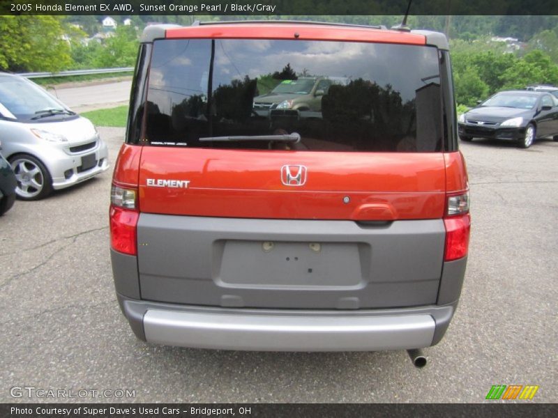 Sunset Orange Pearl / Black/Gray 2005 Honda Element EX AWD