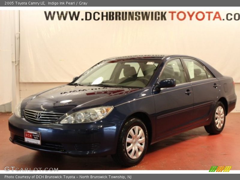 Indigo Ink Pearl / Gray 2005 Toyota Camry LE