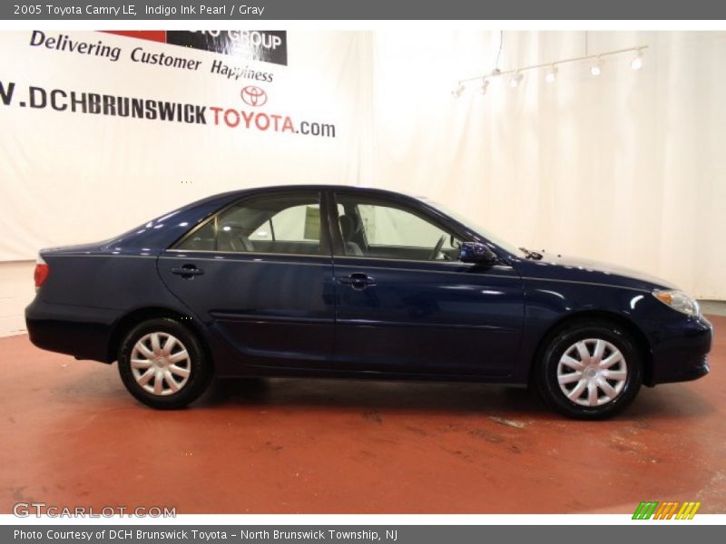 Indigo Ink Pearl / Gray 2005 Toyota Camry LE
