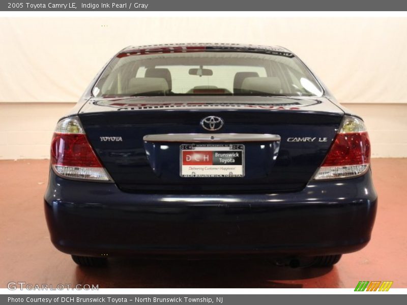 Indigo Ink Pearl / Gray 2005 Toyota Camry LE