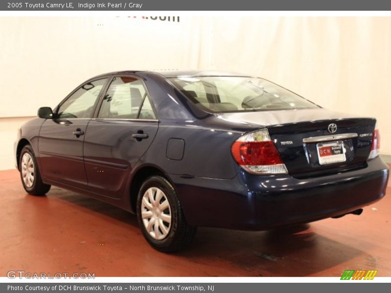 Indigo Ink Pearl / Gray 2005 Toyota Camry LE
