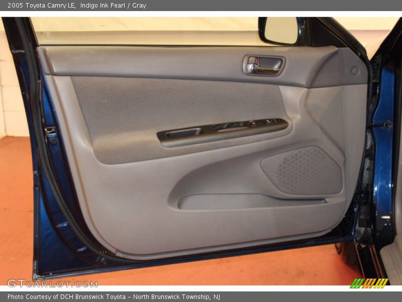 Indigo Ink Pearl / Gray 2005 Toyota Camry LE