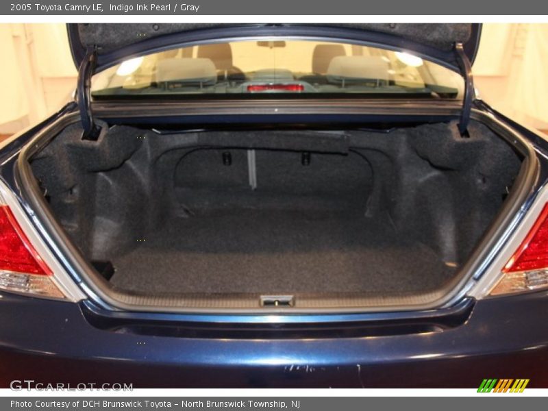 Indigo Ink Pearl / Gray 2005 Toyota Camry LE