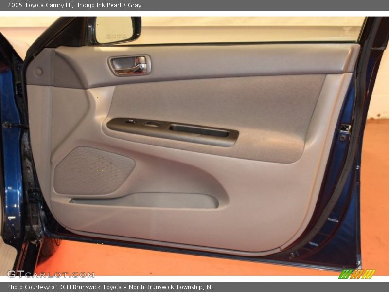 Indigo Ink Pearl / Gray 2005 Toyota Camry LE