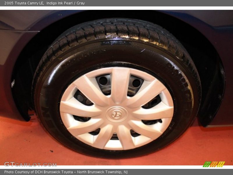 Indigo Ink Pearl / Gray 2005 Toyota Camry LE