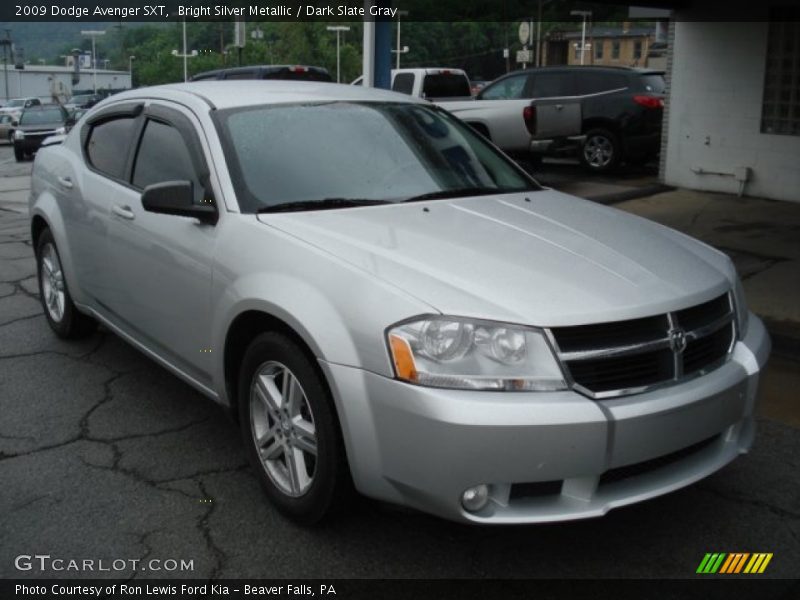 Bright Silver Metallic / Dark Slate Gray 2009 Dodge Avenger SXT