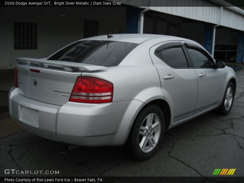Bright Silver Metallic / Dark Slate Gray 2009 Dodge Avenger SXT