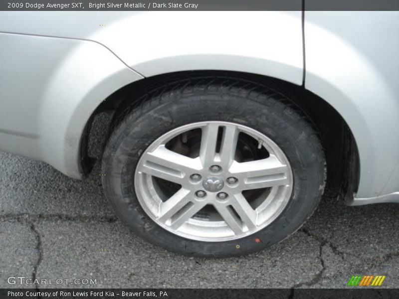 Bright Silver Metallic / Dark Slate Gray 2009 Dodge Avenger SXT