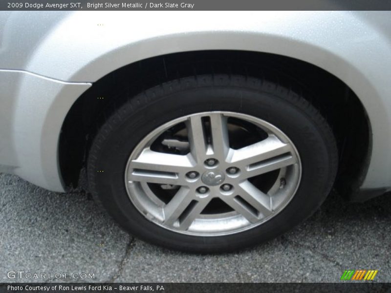 Bright Silver Metallic / Dark Slate Gray 2009 Dodge Avenger SXT