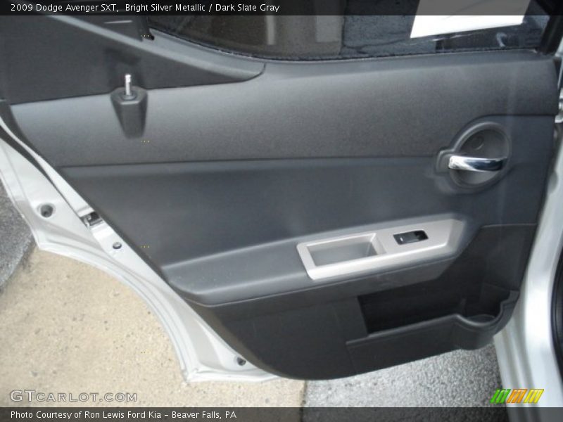 Bright Silver Metallic / Dark Slate Gray 2009 Dodge Avenger SXT