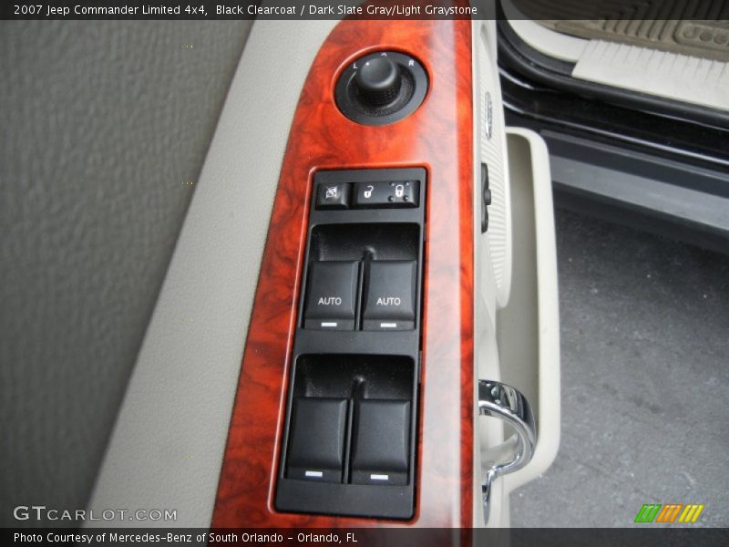 Black Clearcoat / Dark Slate Gray/Light Graystone 2007 Jeep Commander Limited 4x4