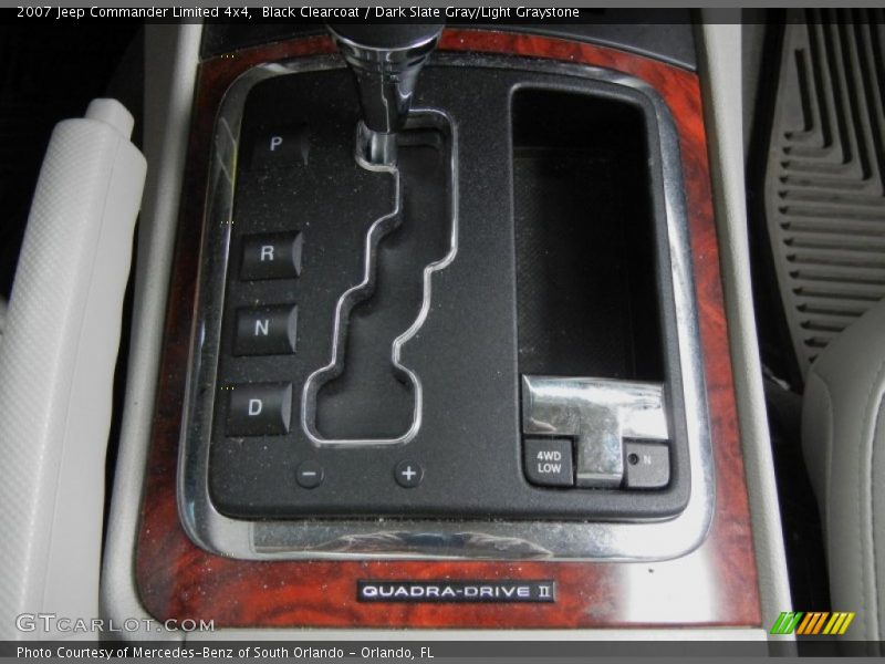 Black Clearcoat / Dark Slate Gray/Light Graystone 2007 Jeep Commander Limited 4x4