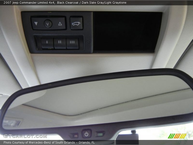 Black Clearcoat / Dark Slate Gray/Light Graystone 2007 Jeep Commander Limited 4x4