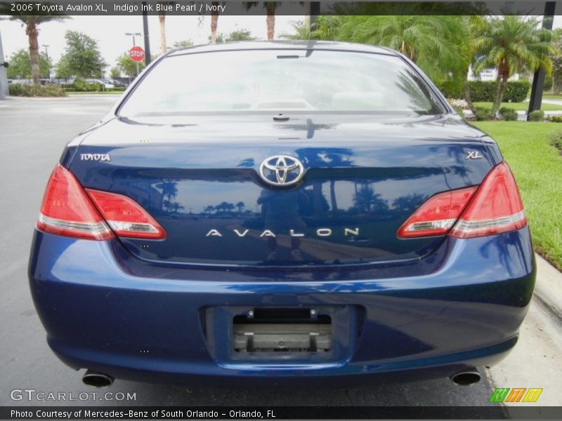 Indigo Ink Blue Pearl / Ivory 2006 Toyota Avalon XL