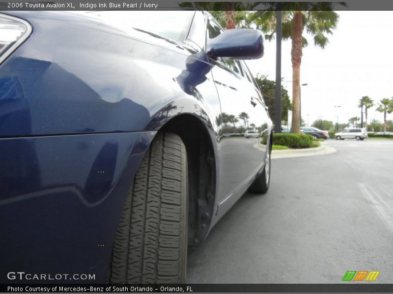 Indigo Ink Blue Pearl / Ivory 2006 Toyota Avalon XL